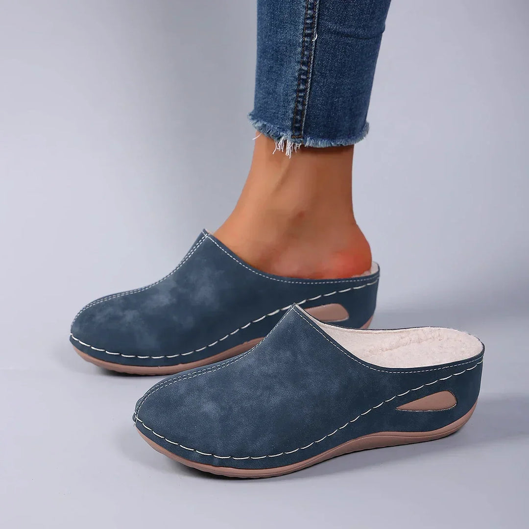 Orthopaedic Slippers with Everyday Comfort and Timeless Home Style
